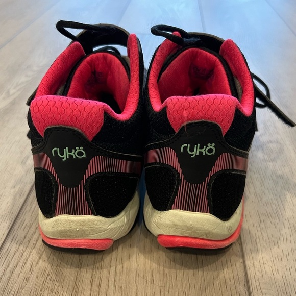 Ryka Influence Mid High-Top Training & Athletic Shoes - Picture 4 of 8